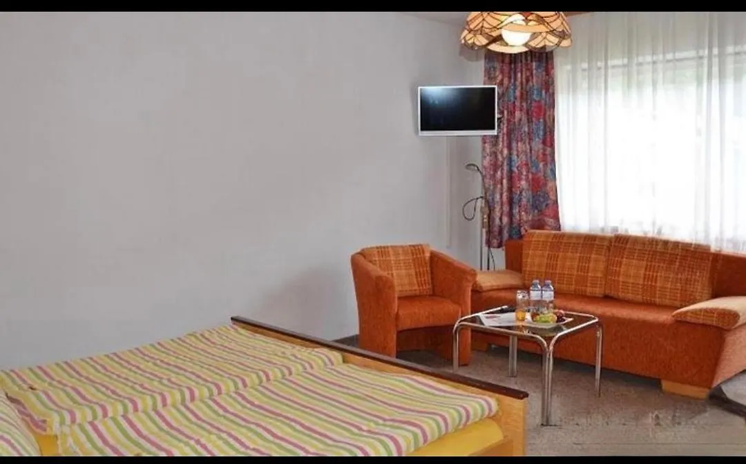 Lakeside Inn-1